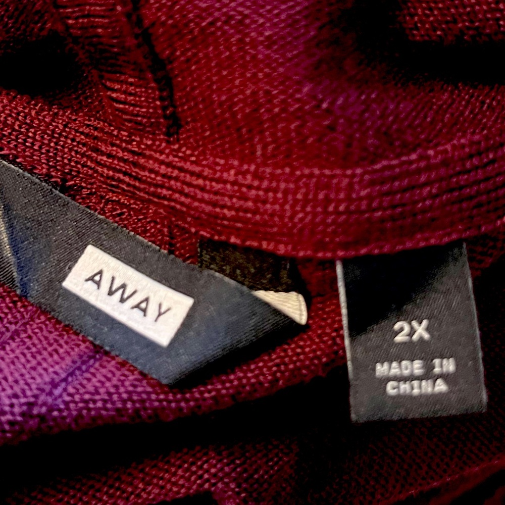 Deep Burgundy Away Hoodie w/ Nexk Cozyness & Kangaroo 🦘 Pockets w/ Zippers!!